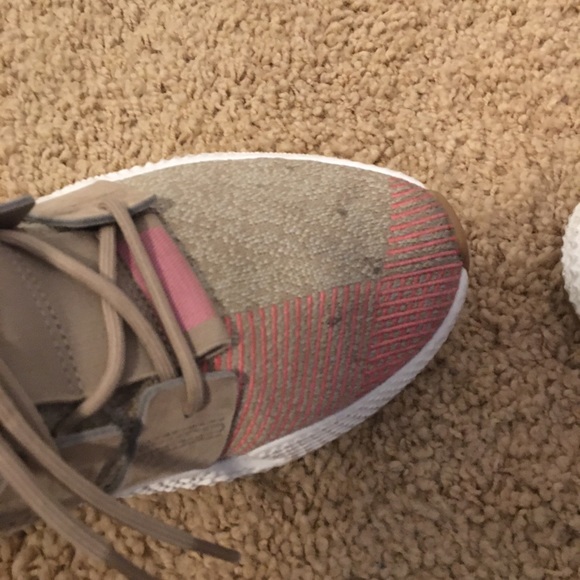Adidas Propheres tan and pink size 10 - Picture 4 of 4